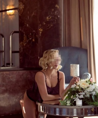 Елена, 24 года, 2 размер груди
